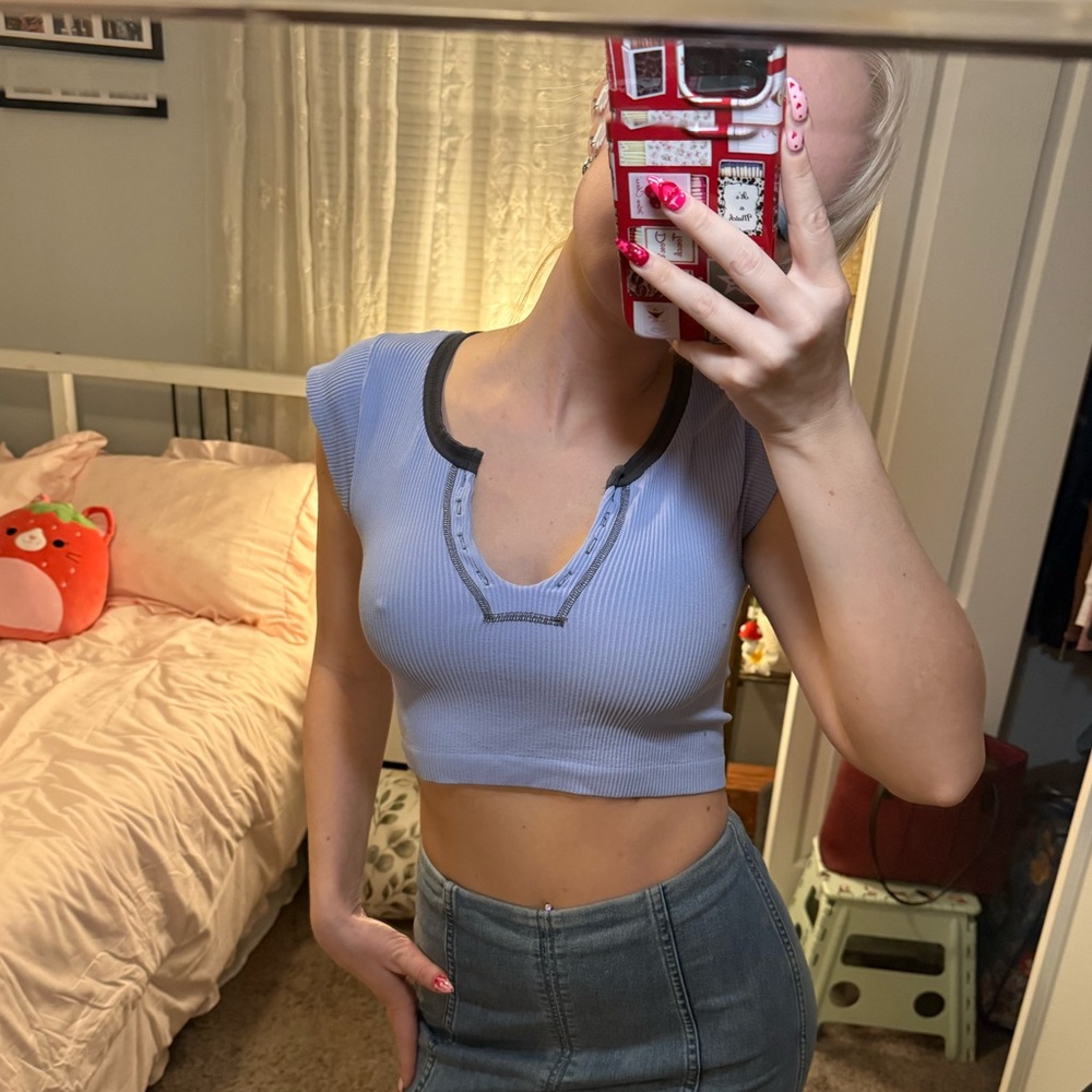 Urban Outfitters Purple/Lavender Crop Top M/L